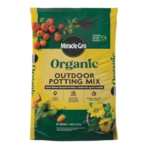 Miracle-Gro Organic Outdoor Potting Mix - Plant Soil for Outdoor Container Plants, Contains Quick-Release Natural Fertilizer, OMRI Listed, 16 qt.